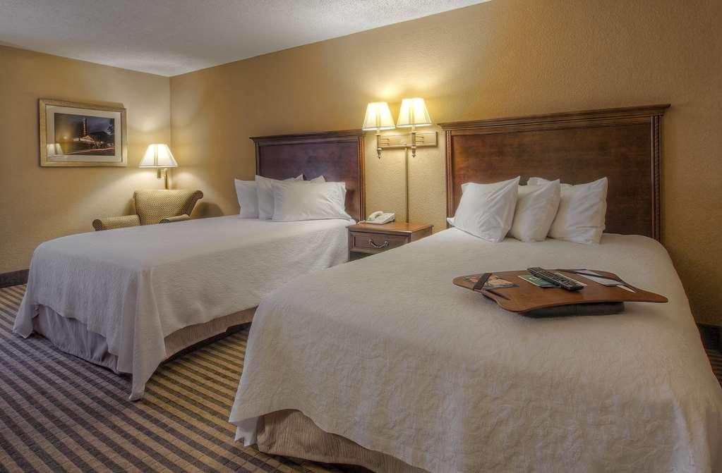 Hampton Inn Бристоль Номер фото