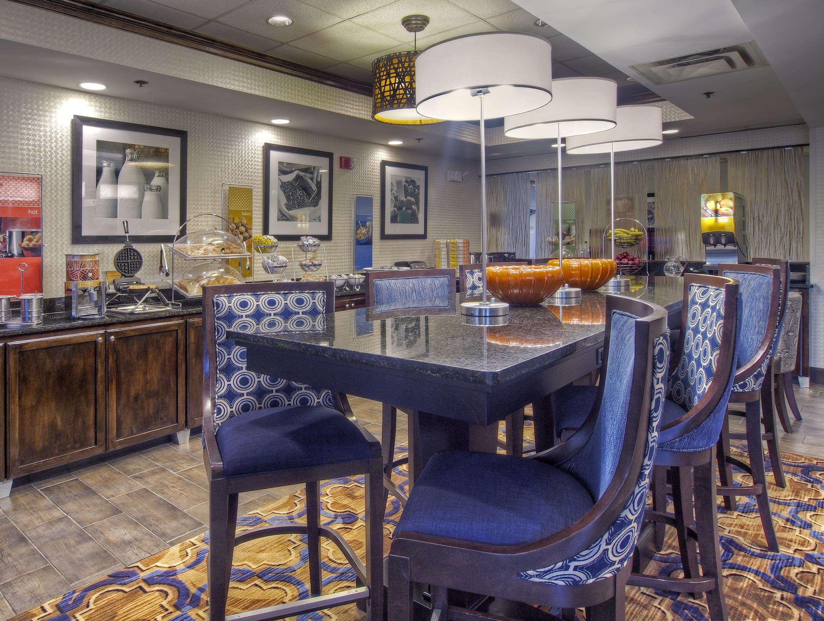 Hampton Inn Бристоль Екстер'єр фото