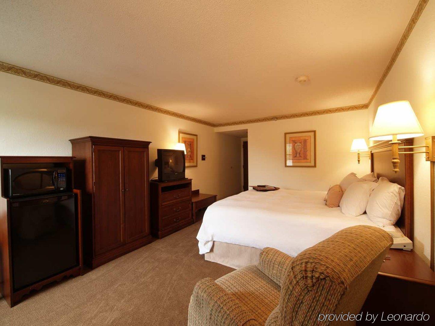 Hampton Inn Бристоль Номер фото