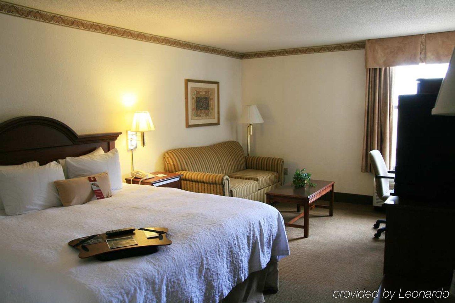 Hampton Inn Бристоль Номер фото
