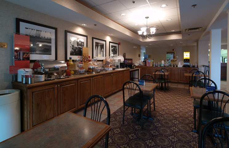 Hampton Inn Бристоль Ресторан фото